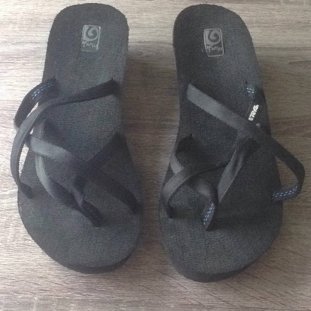 NWOT Teva Sandals